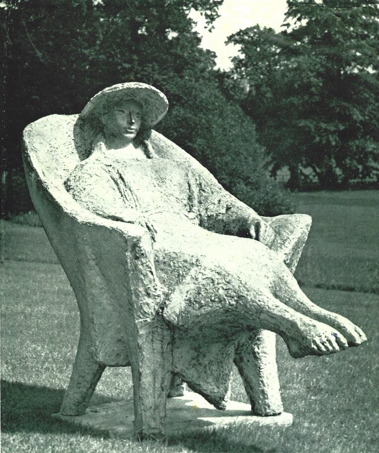 lady in chair by ek van zanten, Park Sonsbeek te Arnhem